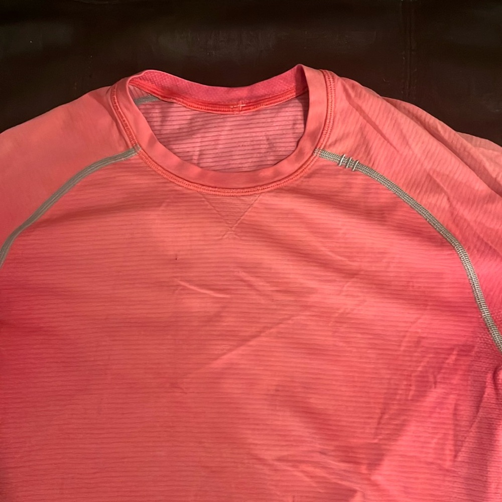 Men’s lululemon shirt